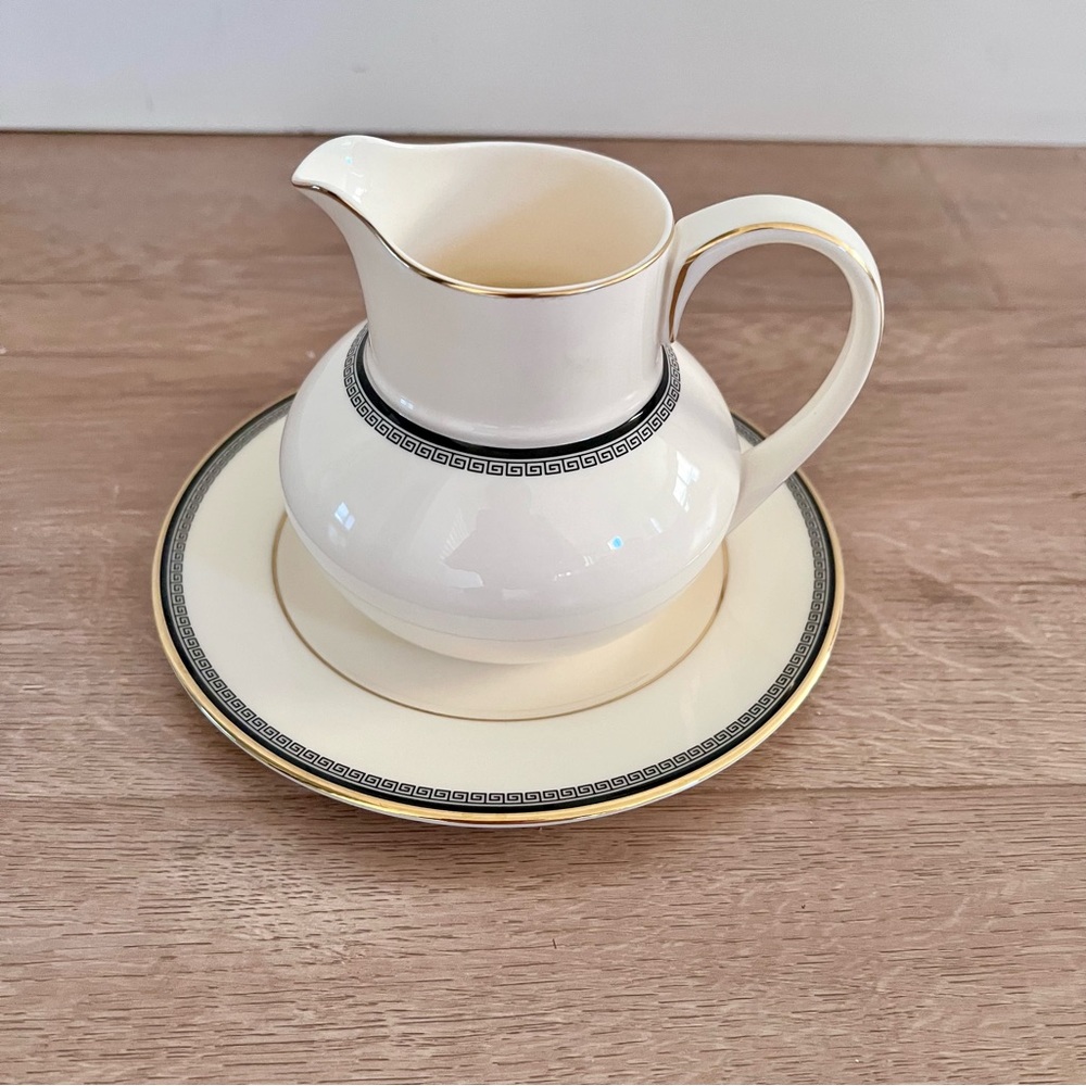 1987 Royal Doulton Olympia H5136 Creamer Pitcher Gravy‎ Boat W/ Underplate - Vtg
